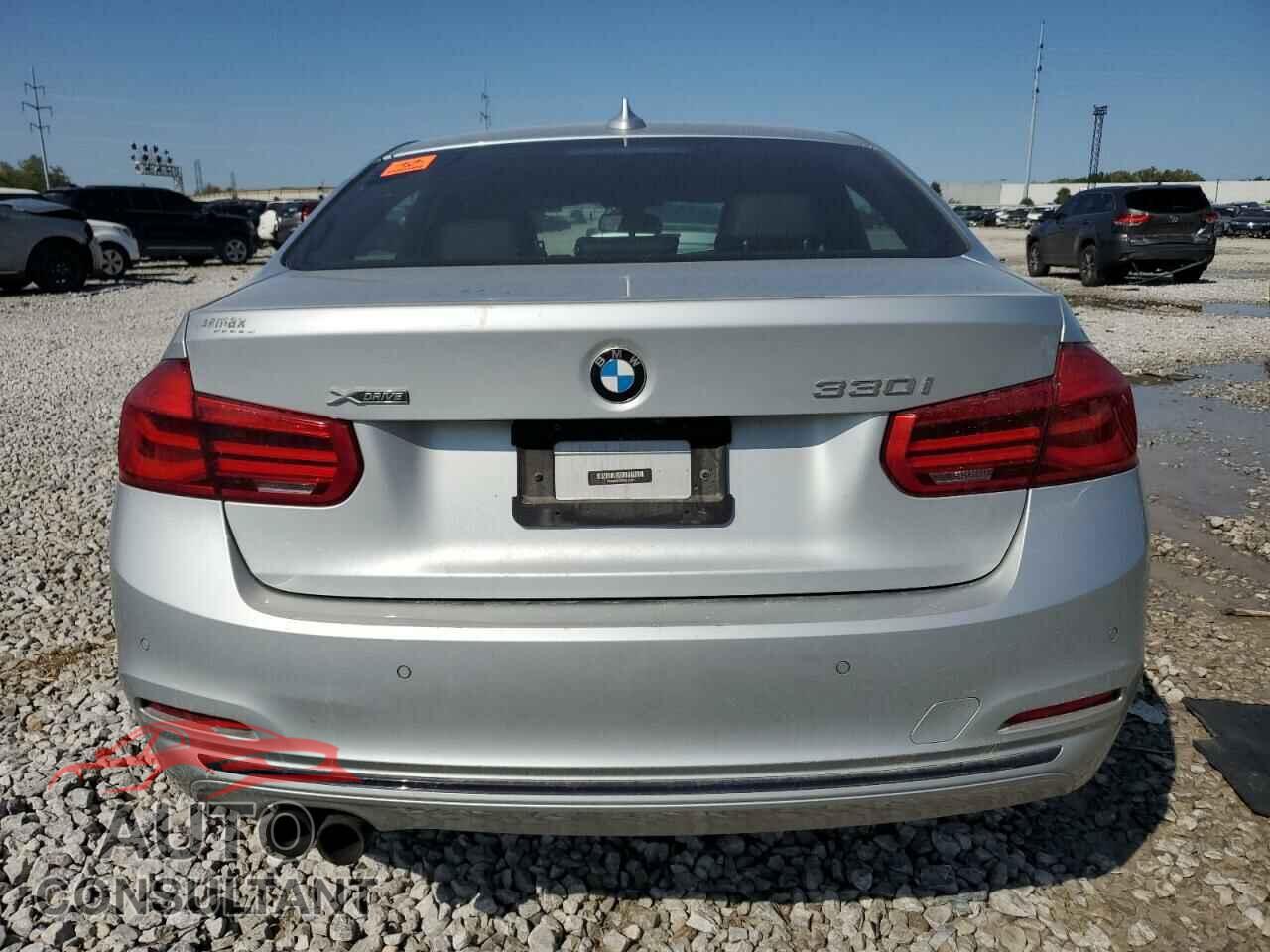 BMW 3 SERIES 2017 - WBA8D9C32HA011201