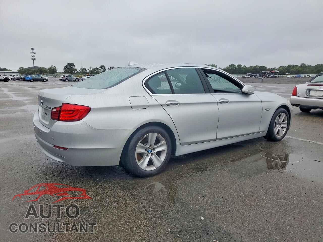 BMW 5 SERIES 2011 - WBAFR1C53BC741027
