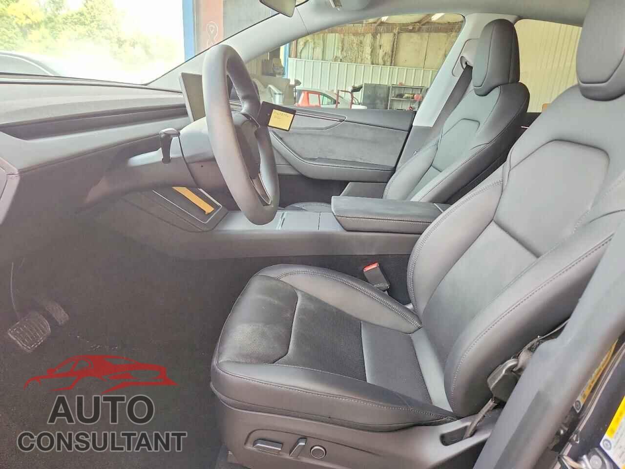 TESLA MODEL Y 2026 - 7SAYGDEE2TA391443