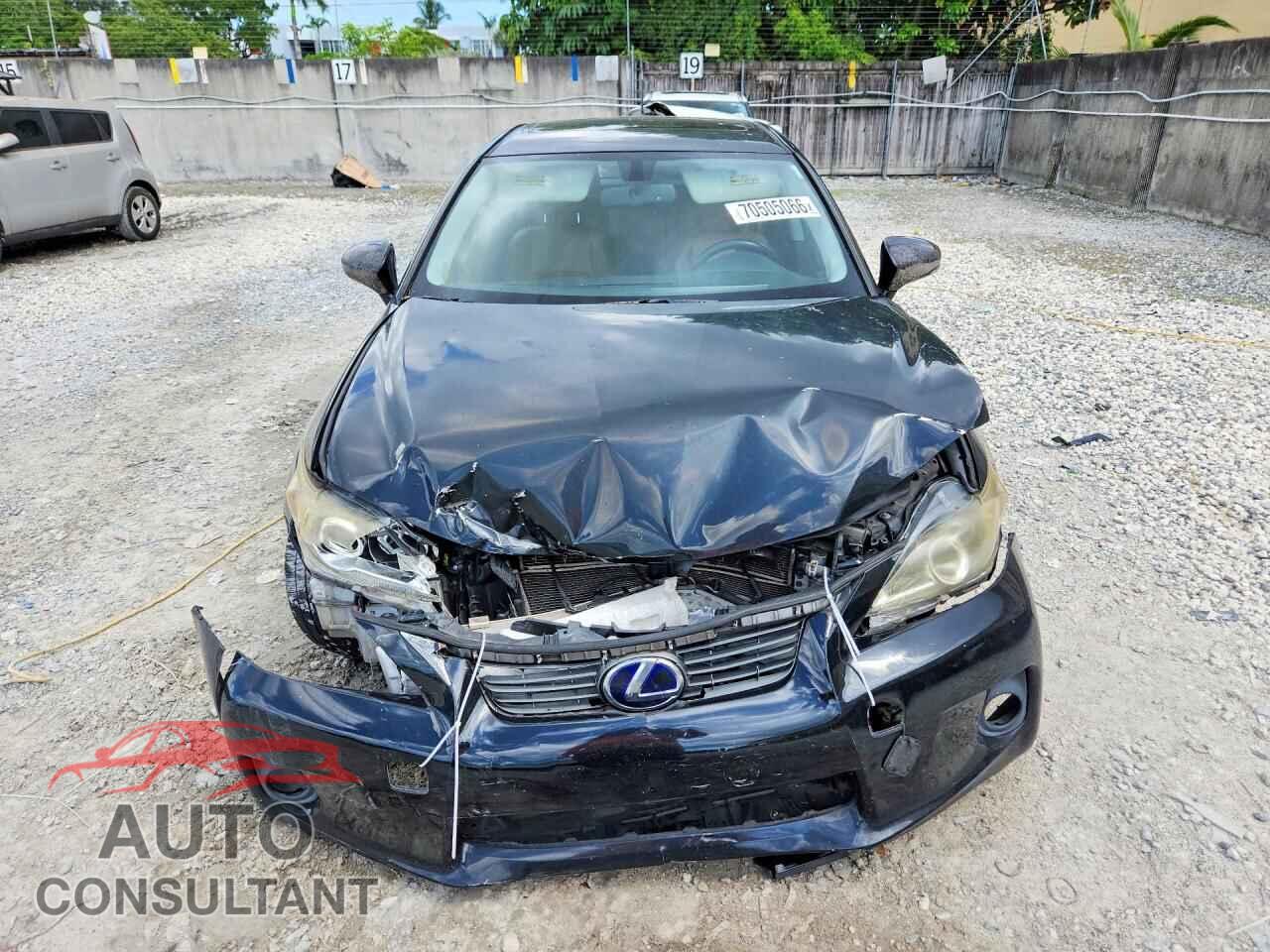 LEXUS CT 200 2011 - JTHKD5BH9B2042363