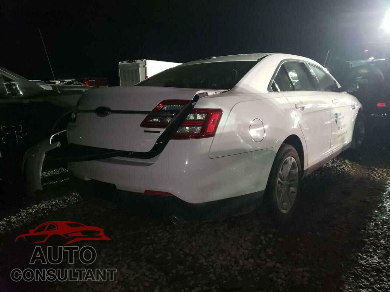FORD TAURUS 2018 - 1FAHP2D81JG109253