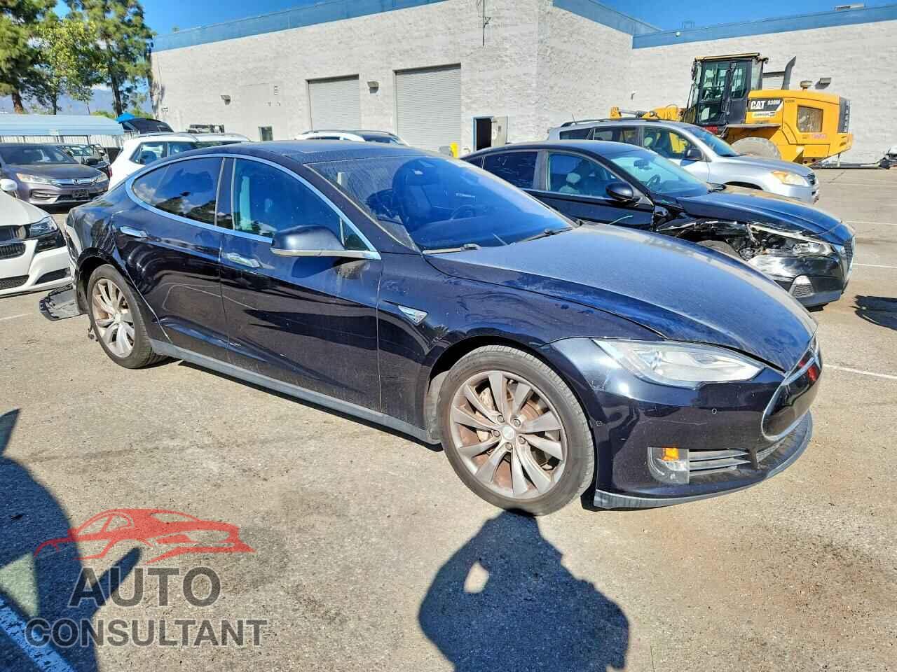 TESLA MODEL S 2015 - 5YJSA1H28FF082636