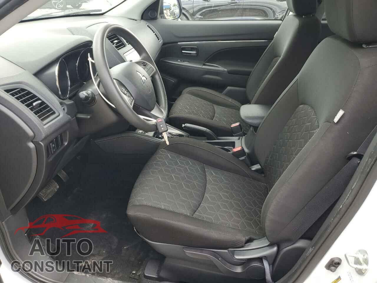 MITSUBISHI OUTLANDER 2023 - JA4ARUAU1PU003473