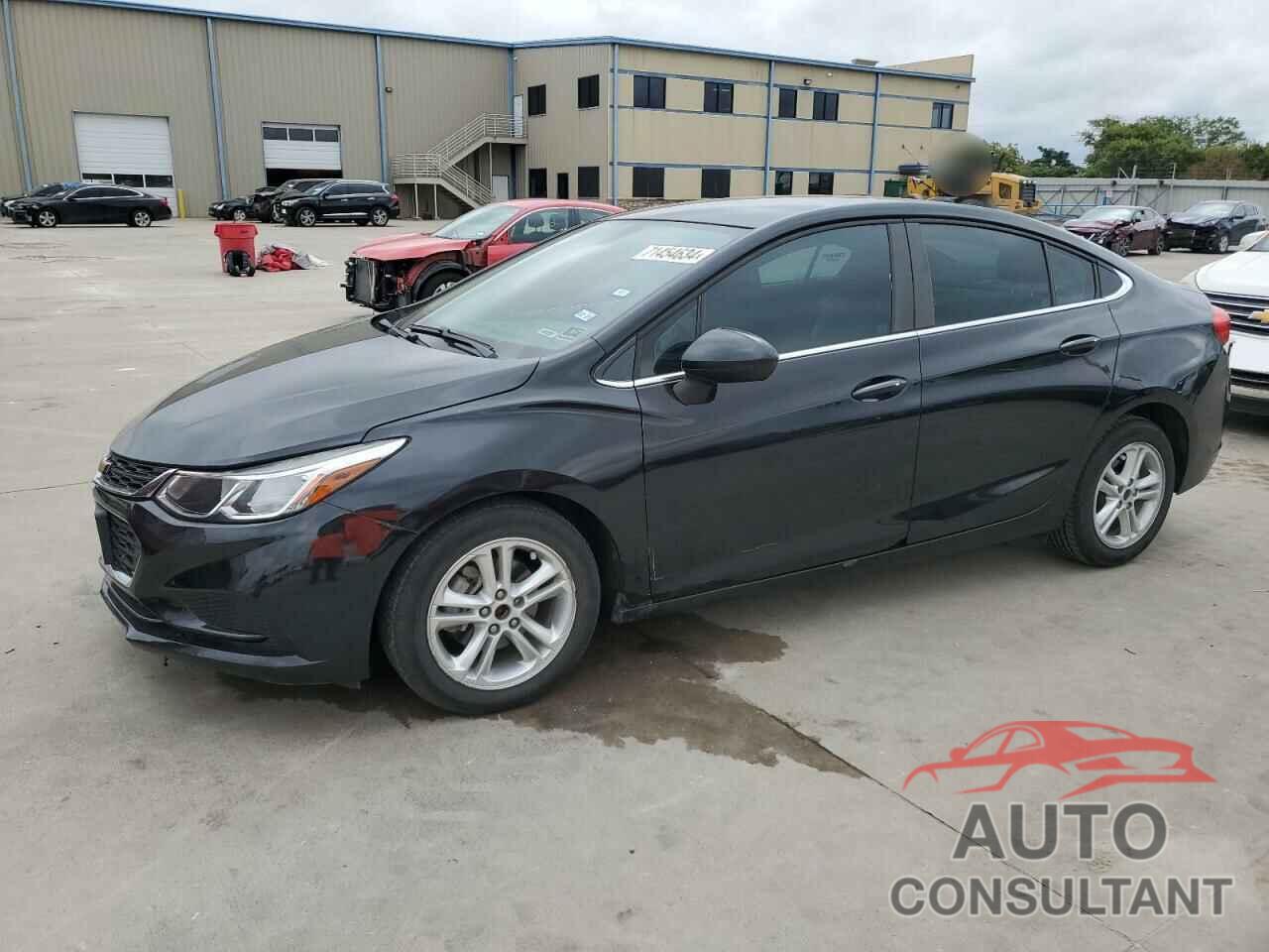 CHEVROLET CRUZE 2018 - 1G1BE5SM7J7100458