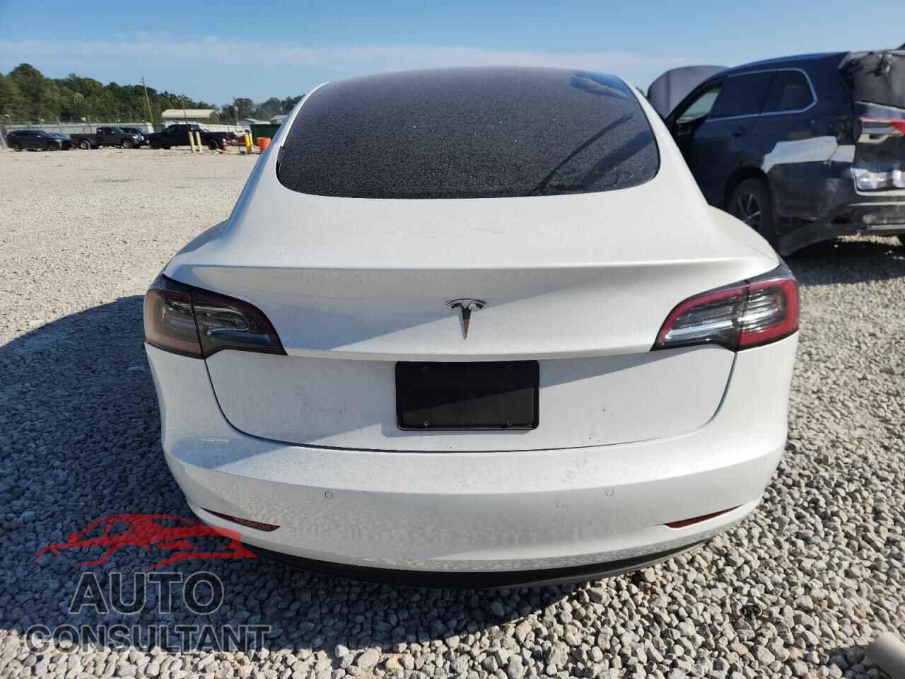 TESLA MODEL 3 2021 - 5YJ3E1EA4MF043043