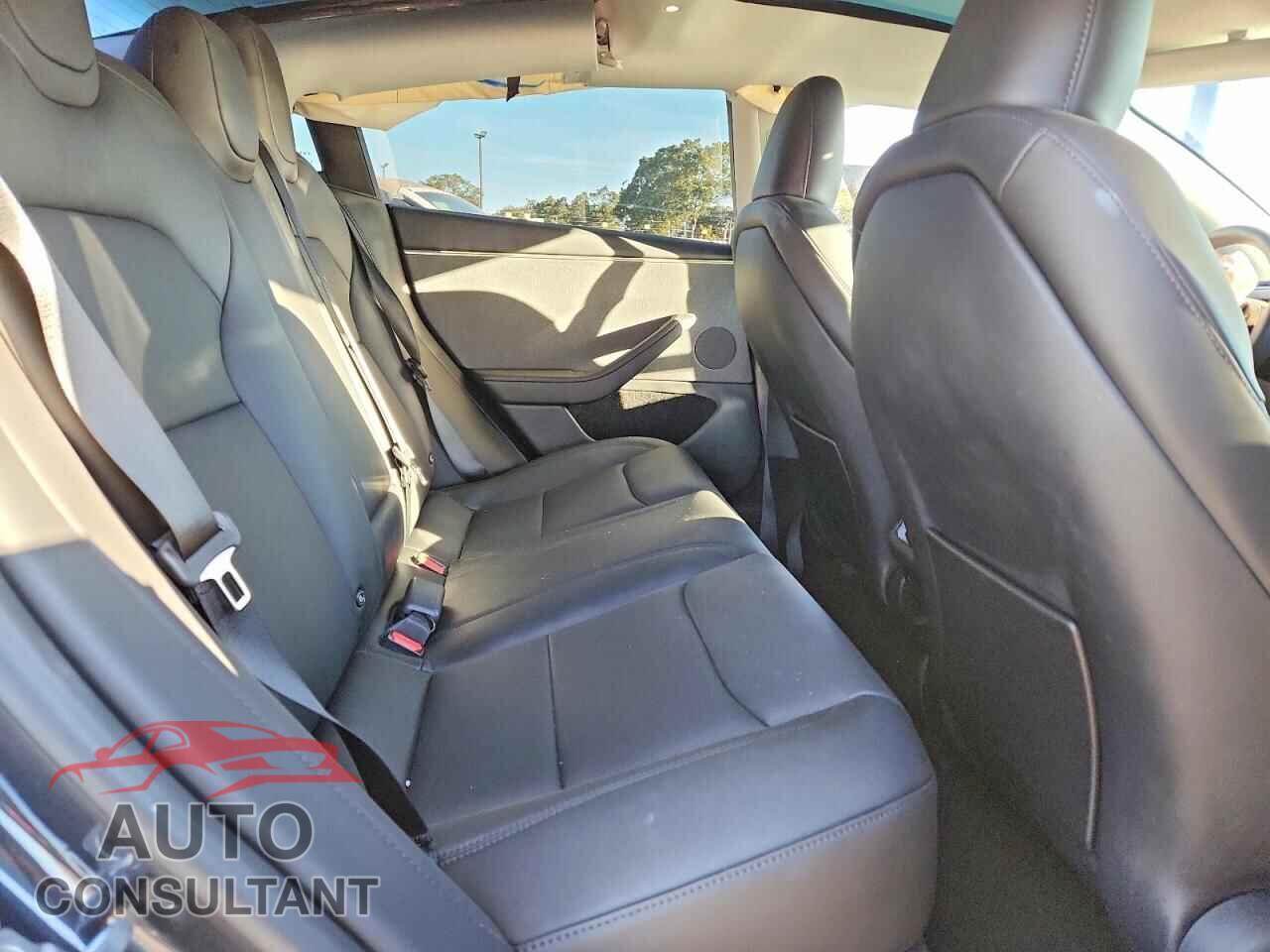 TESLA MODEL 3 2025 - 5YJ3E1EA8SF875577