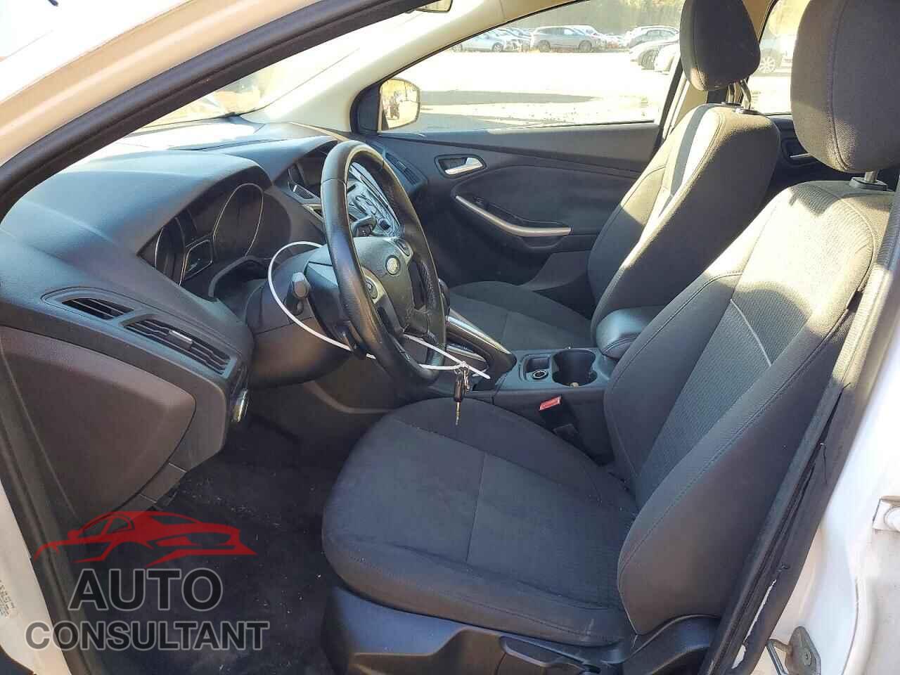 FORD FOCUS 2012 - 1FAHP3M22CL196124