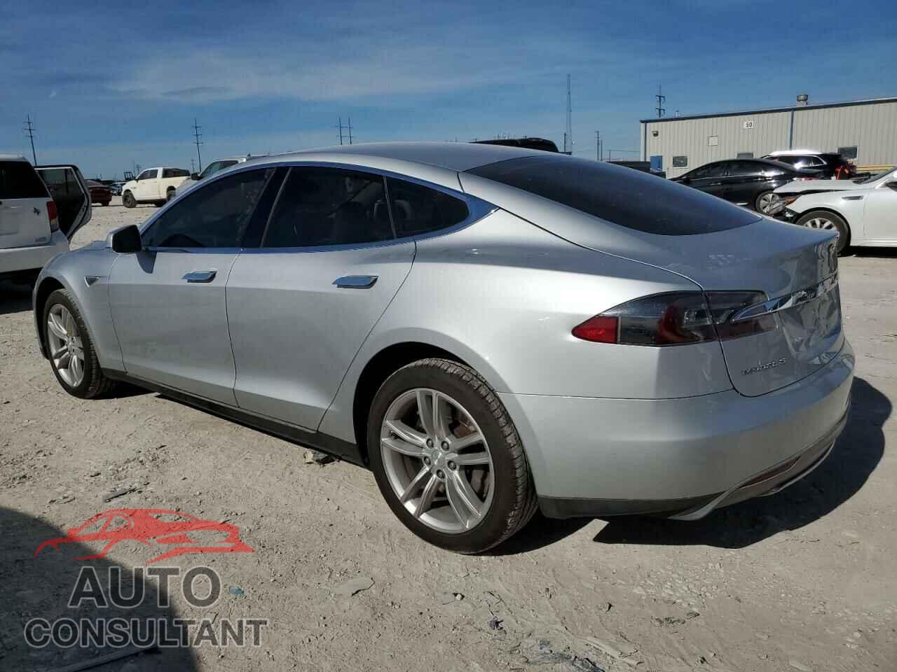 TESLA MODEL S 2013 - 5YJSA1DN2DFP10848