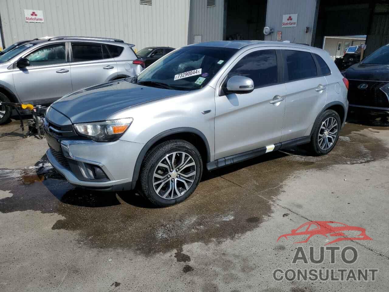 MITSUBISHI OUTLANDER 2018 - JA4AR3AW2JU013335
