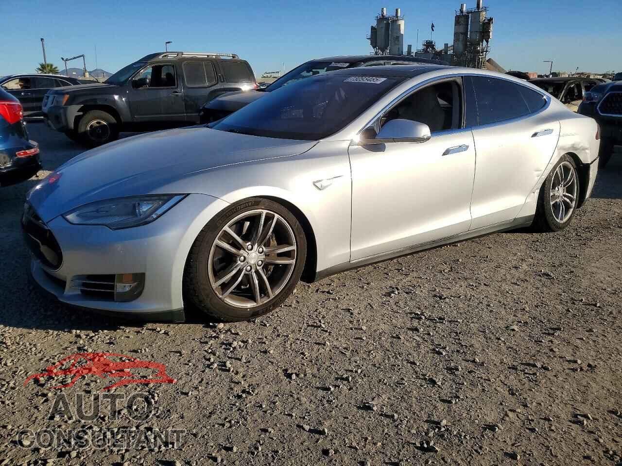 TESLA MODEL S 2013 - 5YJSA1DN9DFP16579