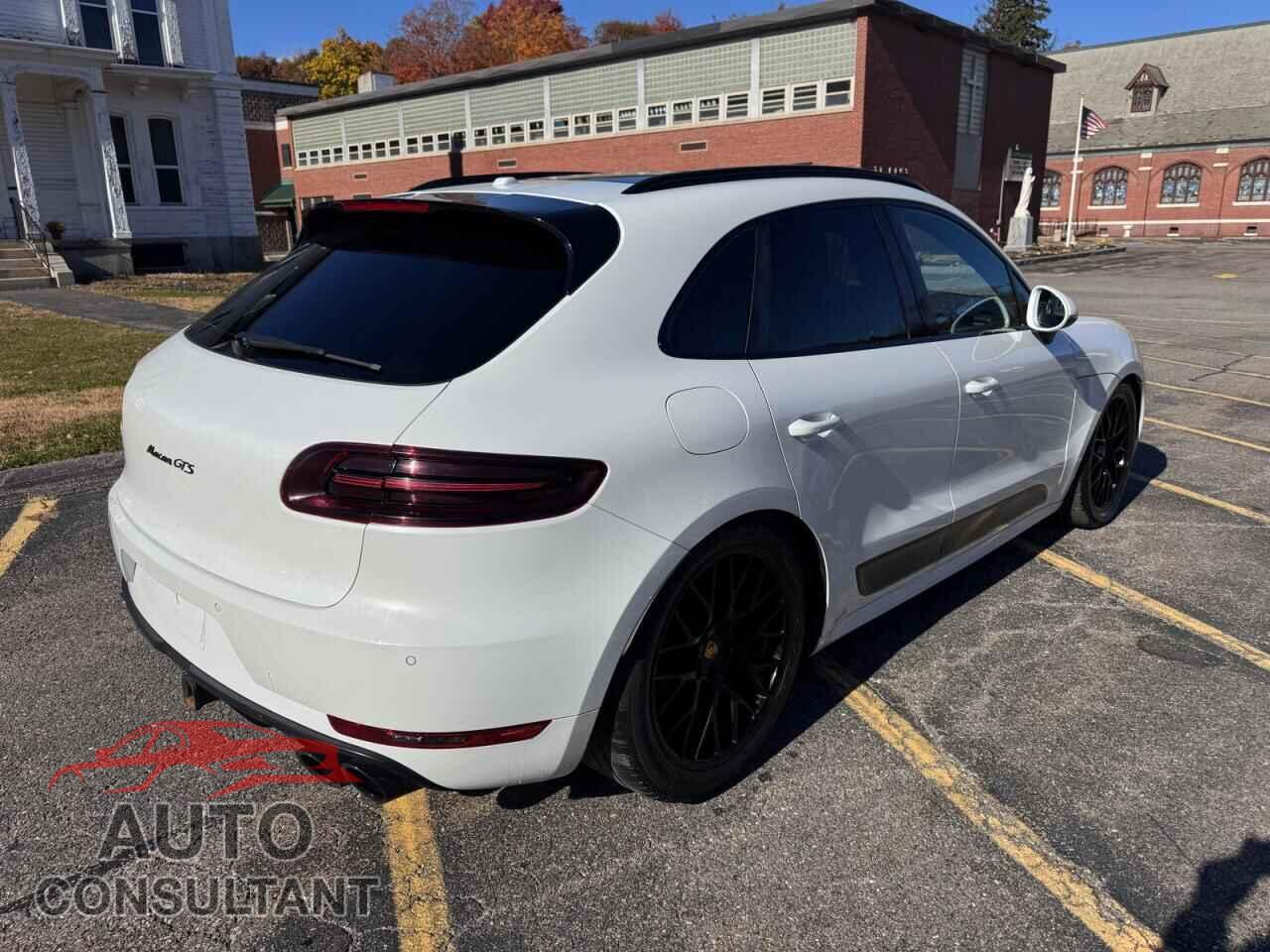 PORSCHE MACAN 2018 - WP1AG2A55JLB60007