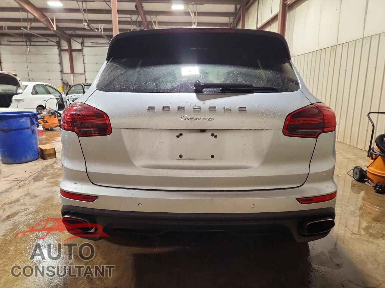 PORSCHE CAYENNE 2018 - WP1AA2A25JKA04790