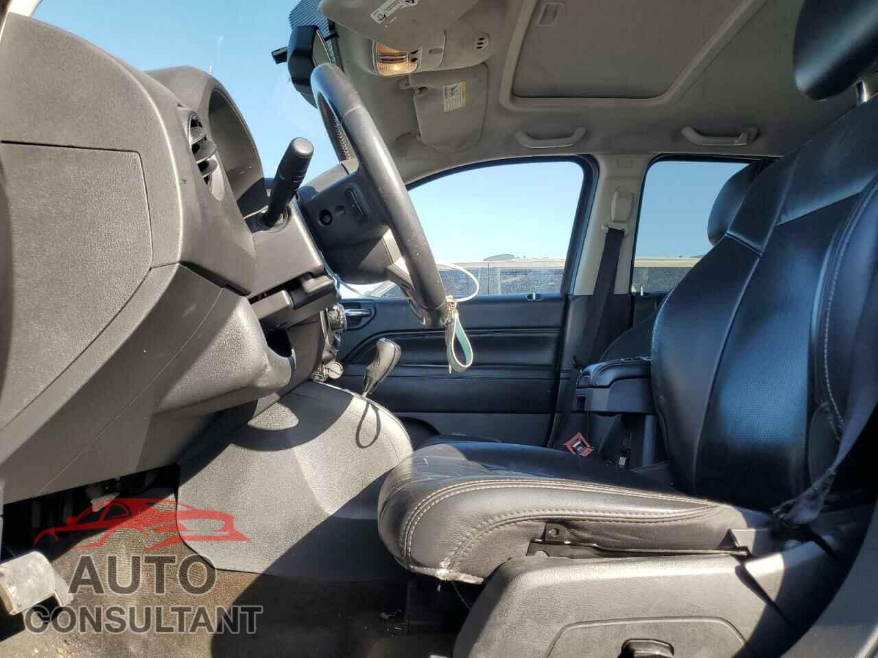 JEEP COMPASS 2015 - 1C4NJDCB3FD258893
