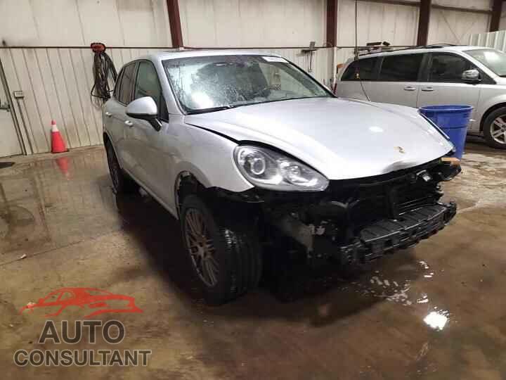 PORSCHE CAYENNE 2018 - WP1AA2A25JKA04790