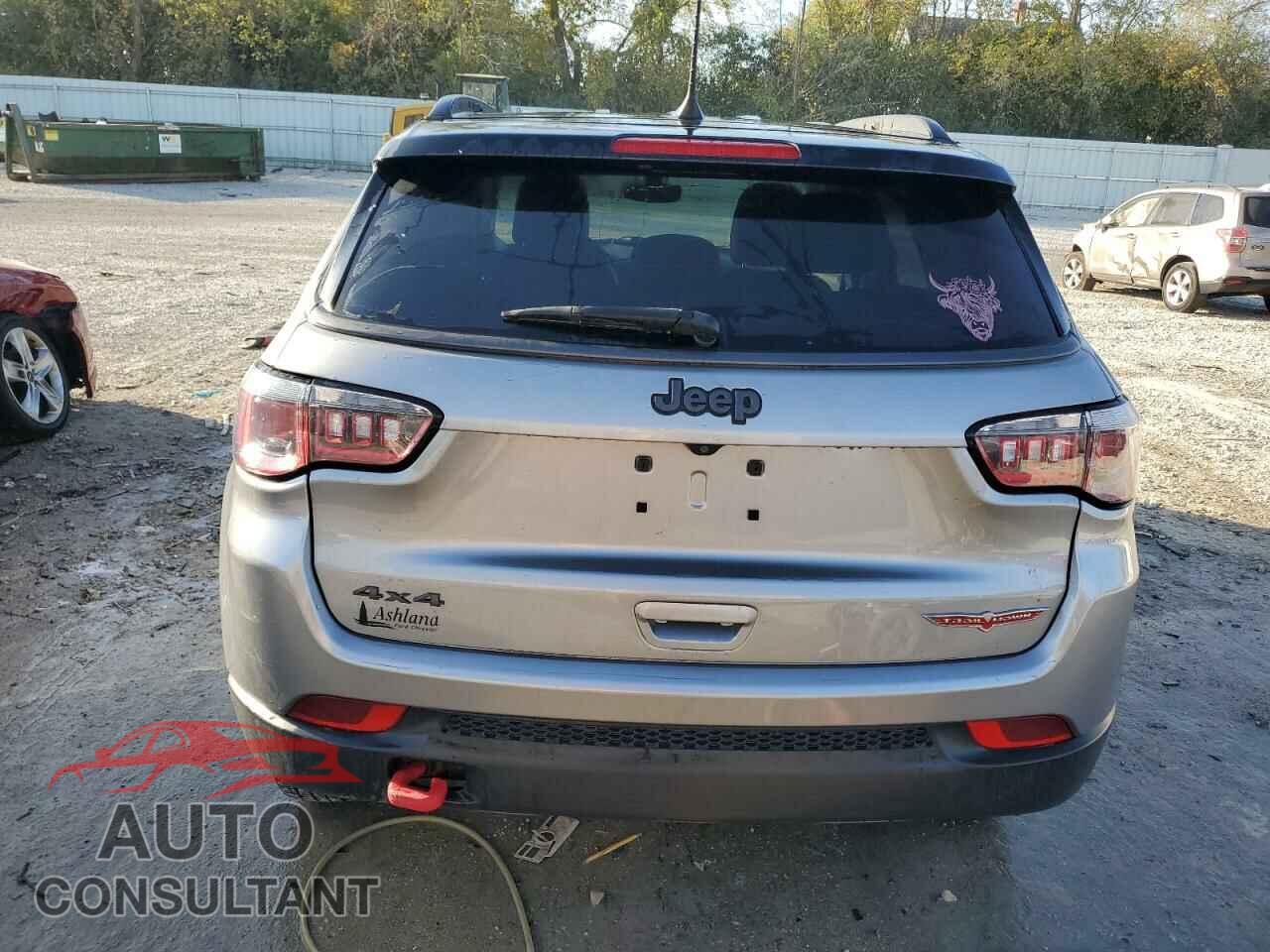JEEP COMPASS 2018 - 3C4NJDDB4JT210384