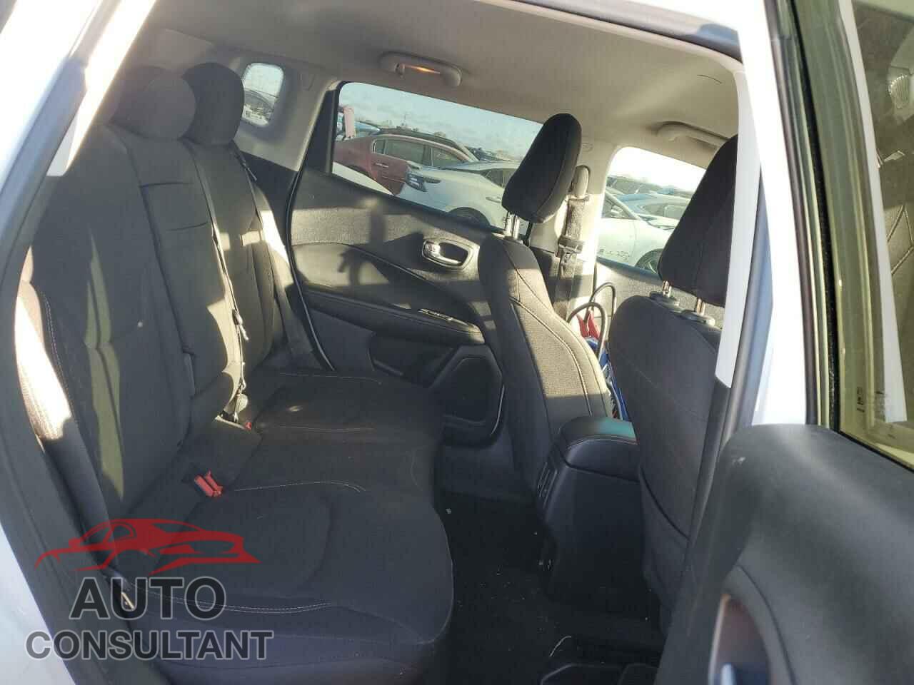 JEEP COMPASS 2017 - 3C4NJDAB5HT688893