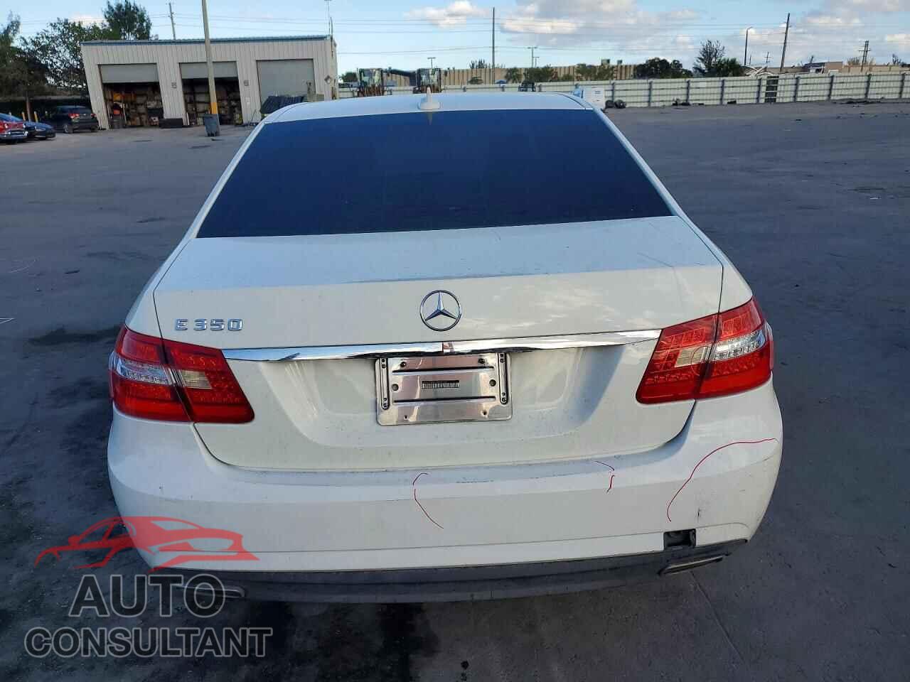 MERCEDES-BENZ E-CLASS 2012 - WDDHF5KB1CA585740