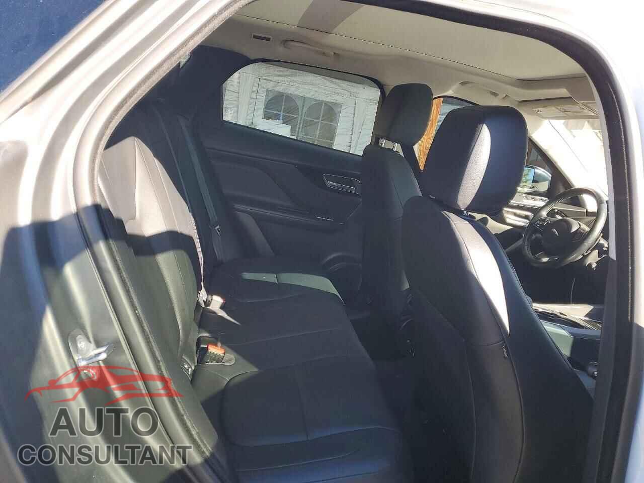 JAGUAR F-PACE 2017 - SADCJ2BN3HA089362