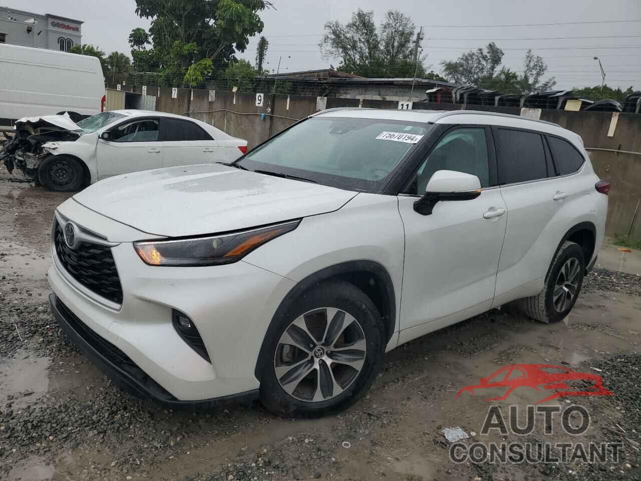 TOYOTA HIGHLANDER 2022 - 5TDGZRAH5NS553485