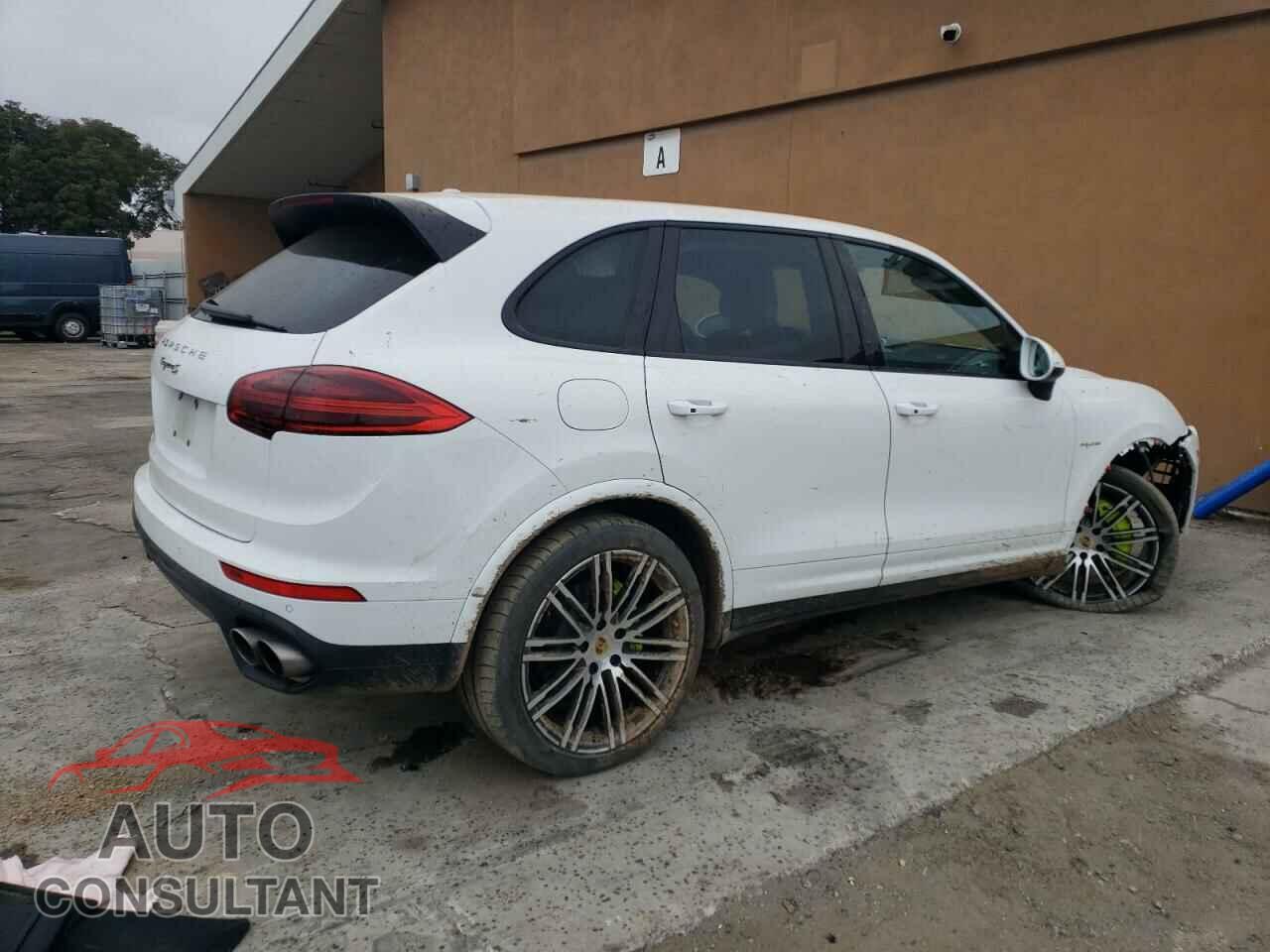 PORSCHE CAYENNE 2017 - WP1AE2A23HLA75401