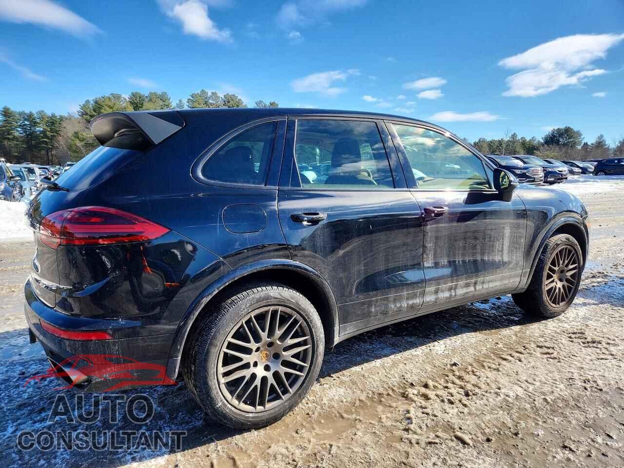 PORSCHE CAYENNE 2017 - WP1AA2A24HKA85940