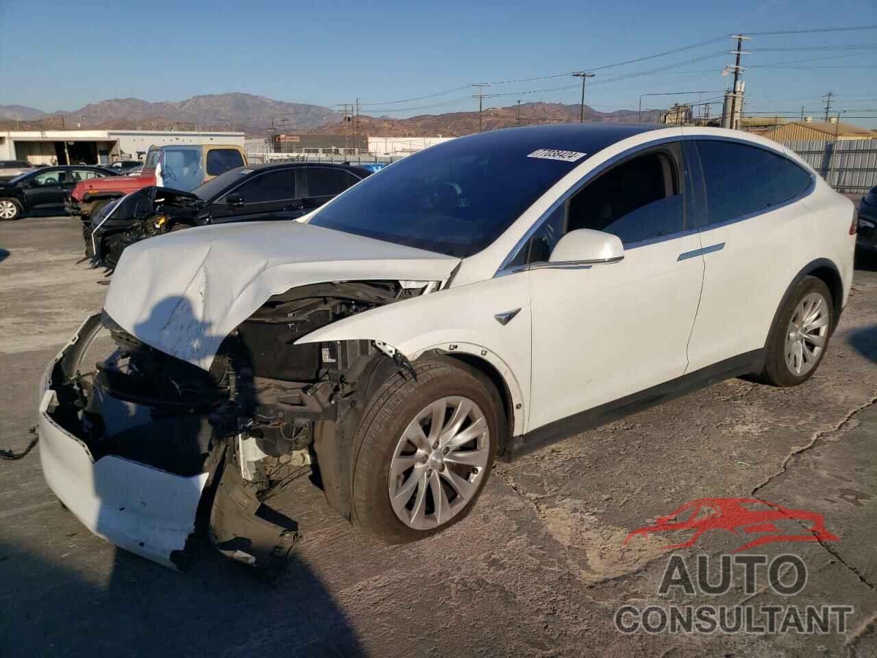 TESLA MODEL X 2018 - 5YJXCAE26JF142412