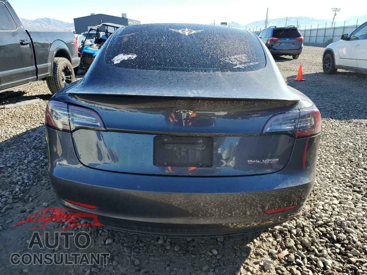 TESLA MODEL 3 2019 - 5YJ3E1EB3KF447652
