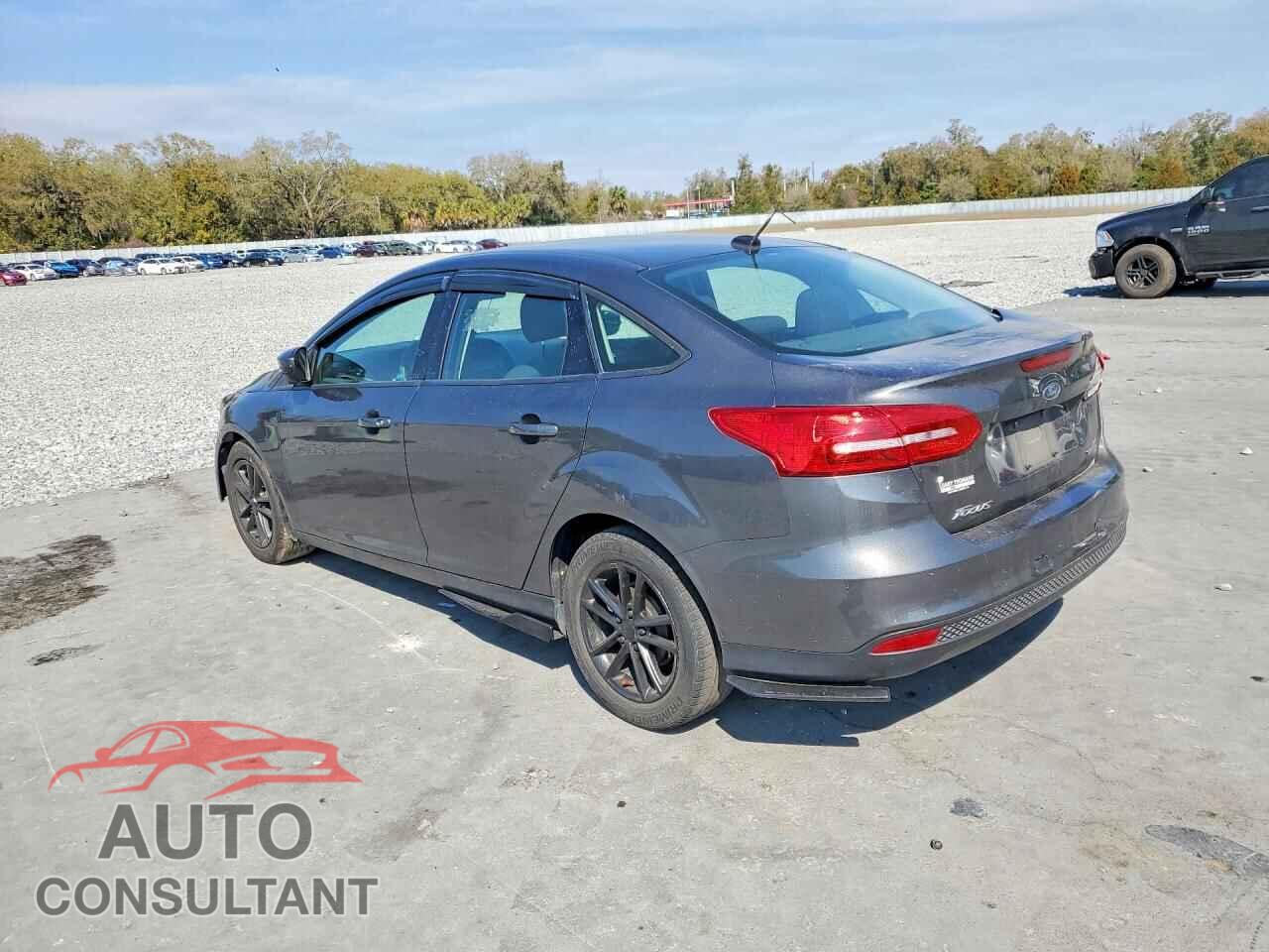 FORD FOCUS 2017 - 1FADP3F22HL338264