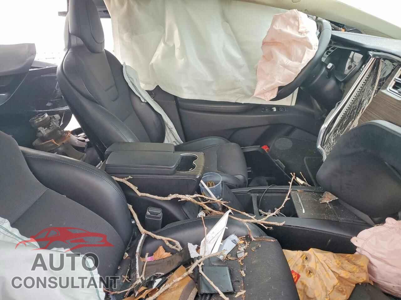 TESLA MODEL X 2016 - 5YJXCBE21GF008583