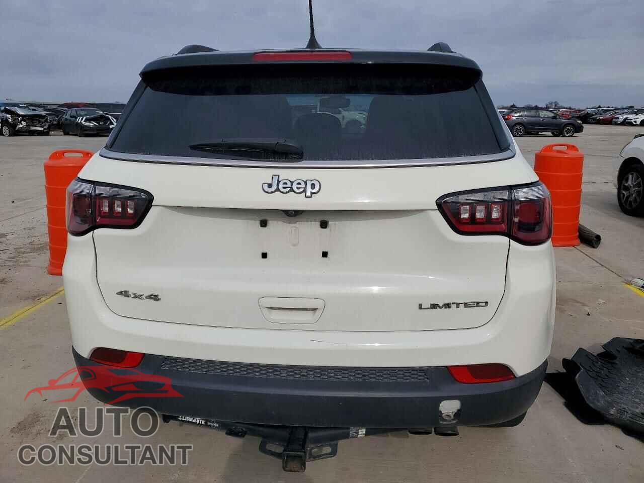 JEEP COMPASS 2018 - 3C4NJDCB0JT264119