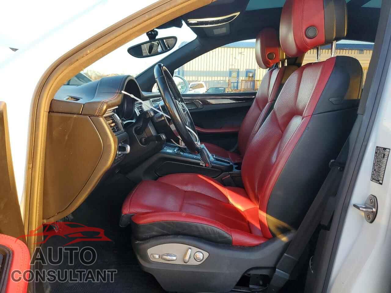 PORSCHE MACAN 2018 - WP1AA2A58JLB07061