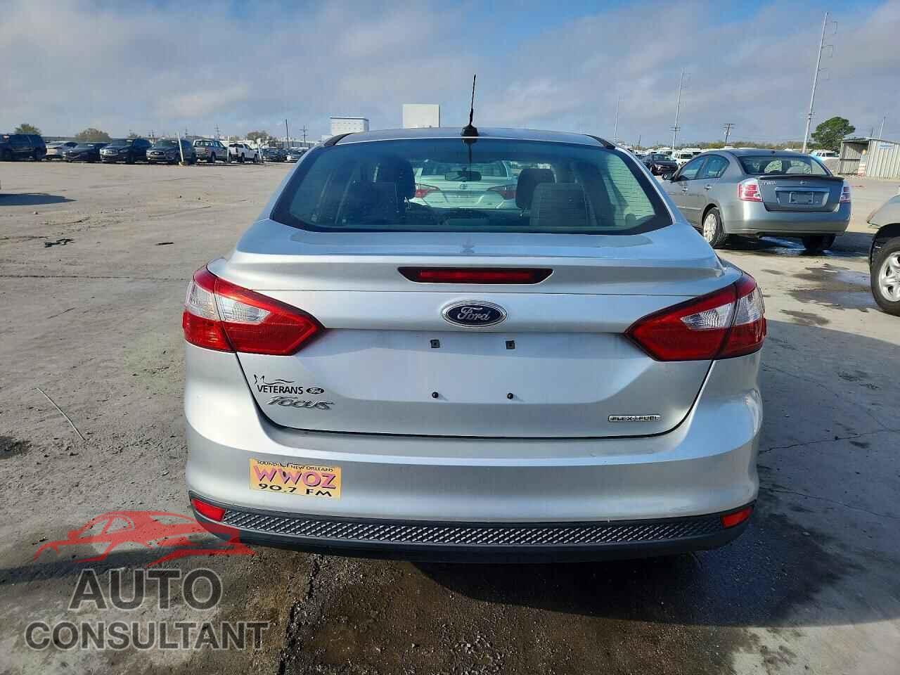 FORD FOCUS 2014 - 1FADP3E23EL153041
