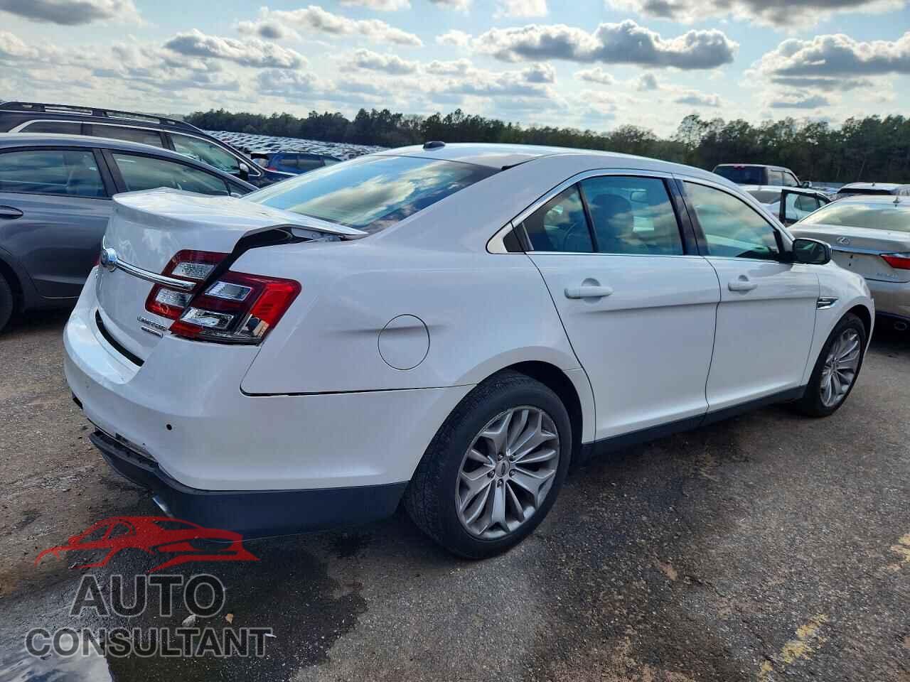 FORD TAURUS 2017 - 1FAHP2F81HG108336