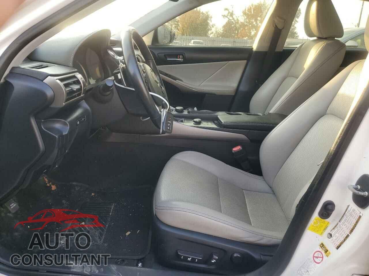 LEXUS IS 2015 - JTHBF1D21F5059903