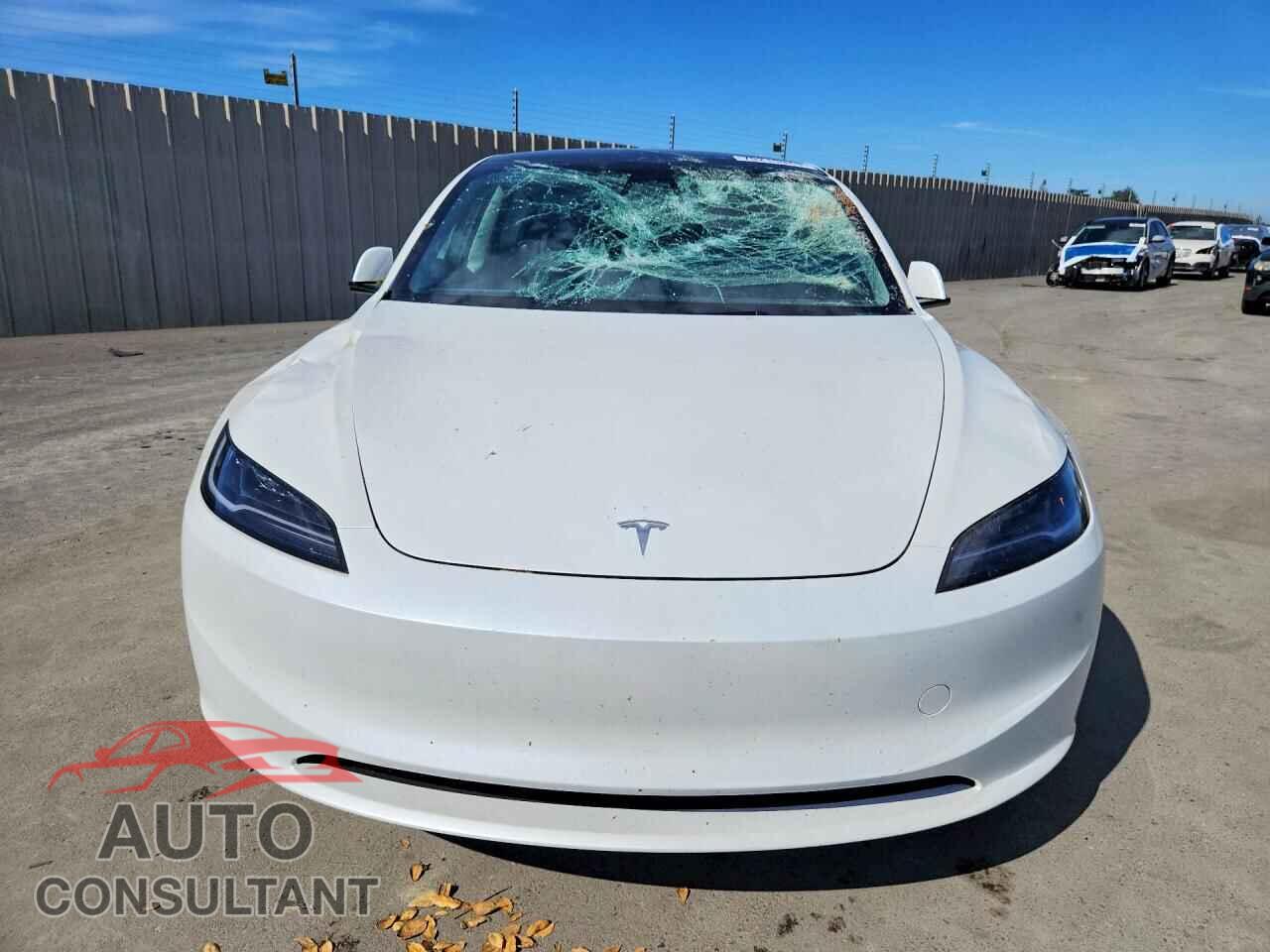 TESLA MODEL 3 2025 - 5YJ3E1EA5SF920927