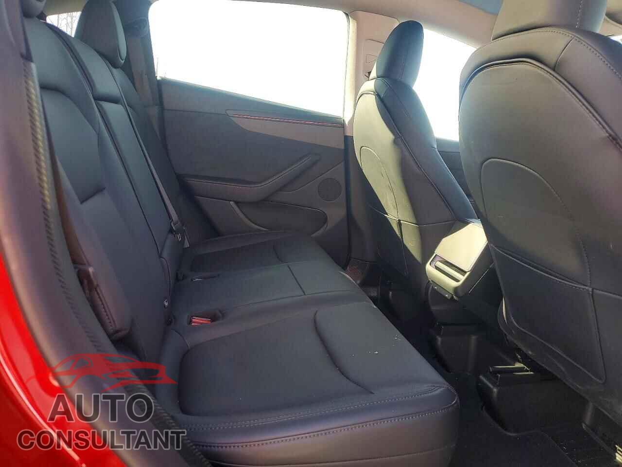TESLA MODEL Y 2026 - 7SAYGDEE5TF371237
