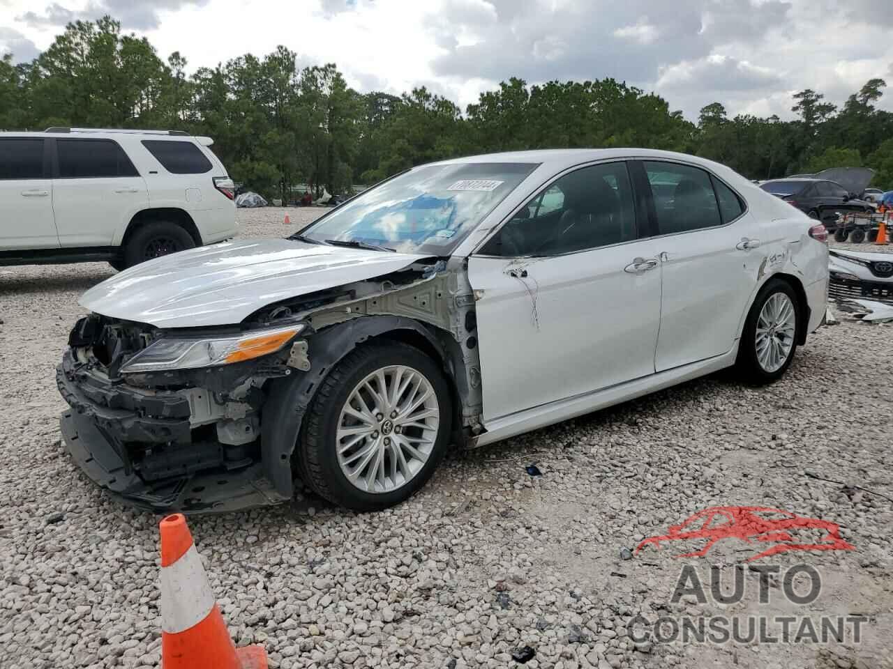 TOYOTA CAMRY 2018 - 4T1B21HK2JU006466