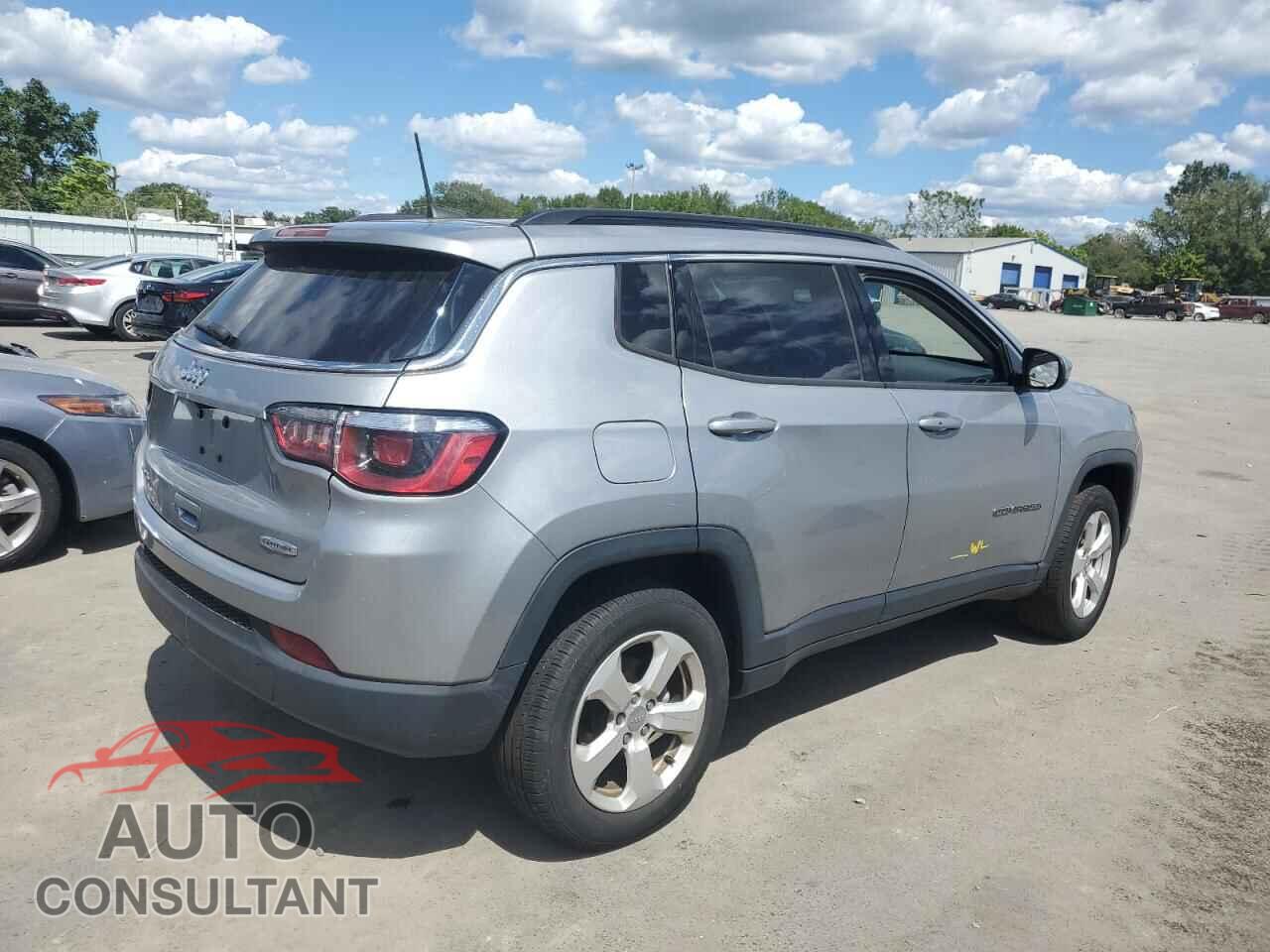 JEEP COMPASS 2018 - 3C4NJDBB4JT480539