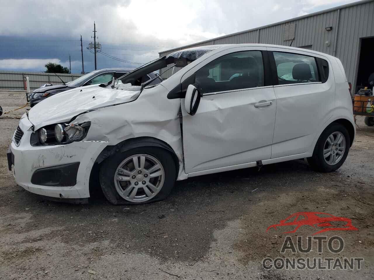 CHEVROLET SONIC 2015 - 1G1JC6SH1F4192380