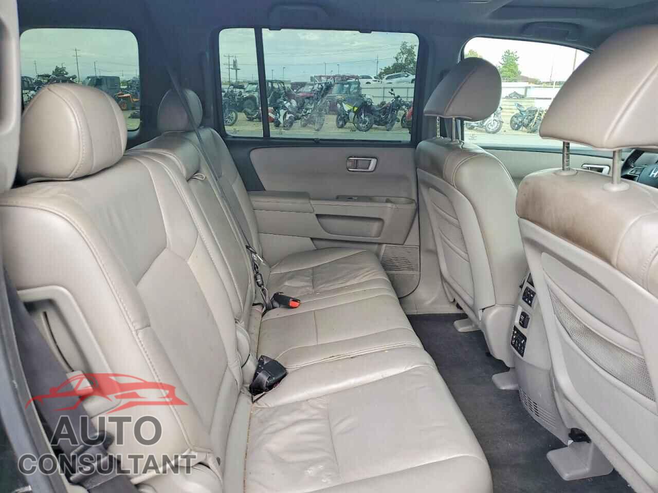 HONDA PILOT 2011 - 5FNYF4H95BB036847