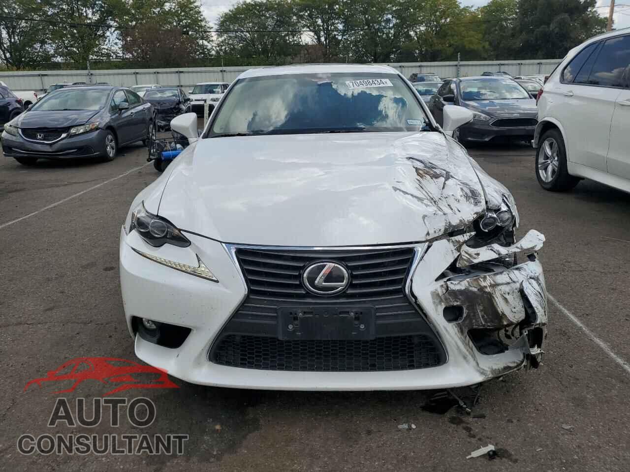 LEXUS IS 2016 - JTHBA1D22G5019846
