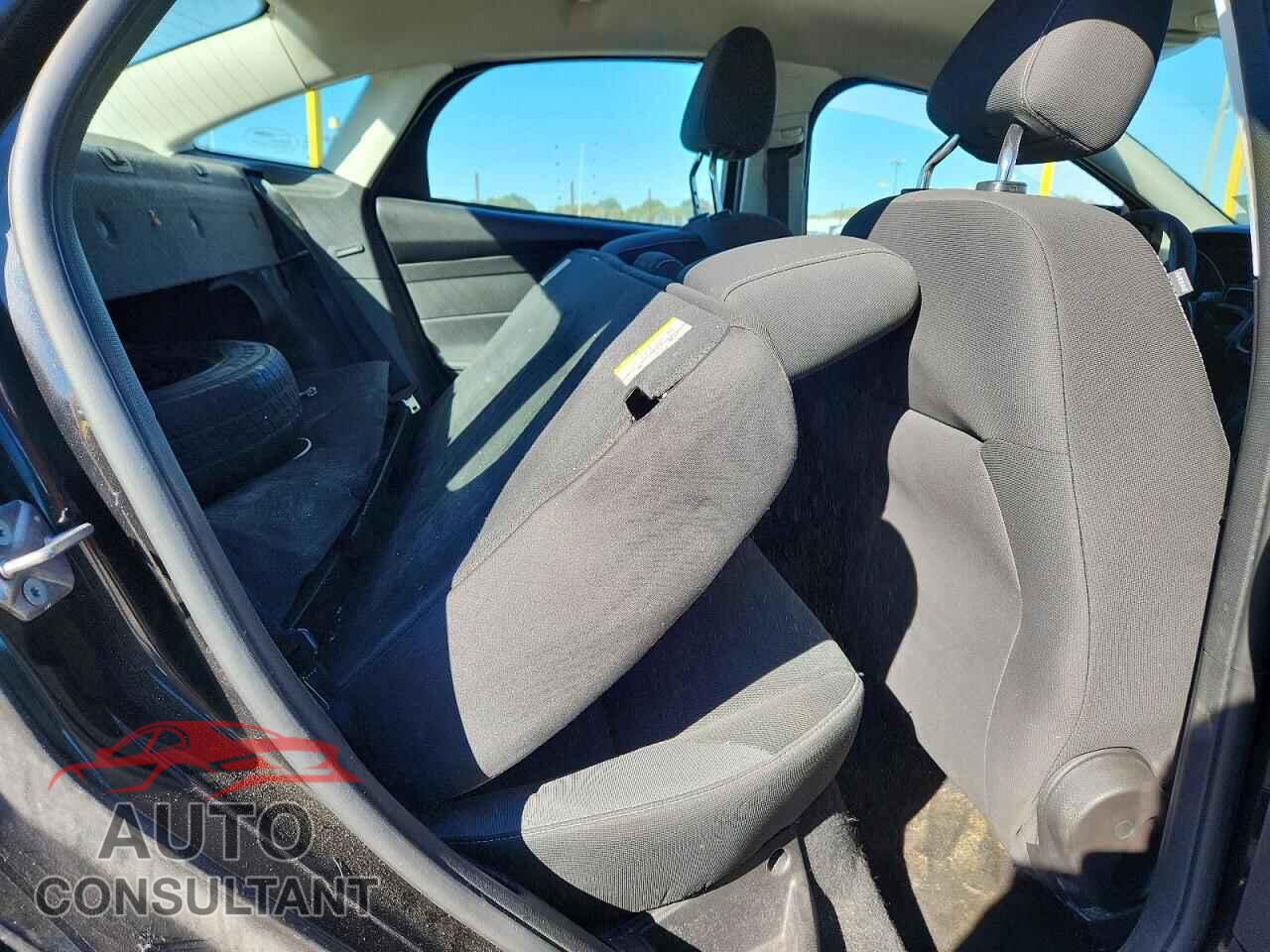 FORD FOCUS 2013 - 1FADP3E28DL270130