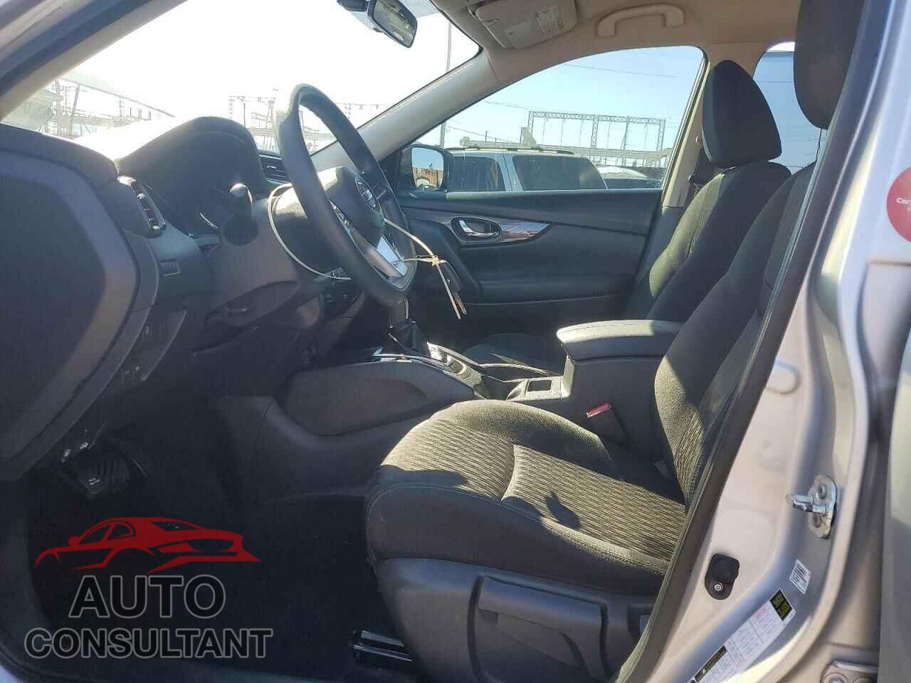 NISSAN ROGUE 2017 - KNMAT2MT7HP611111