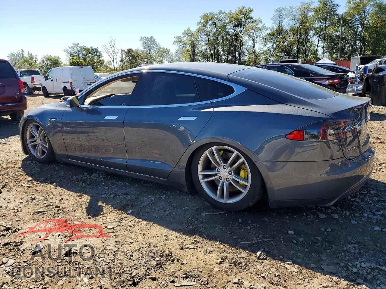 TESLA MODEL S 2013 - 5YJSA1BC2DFP11208