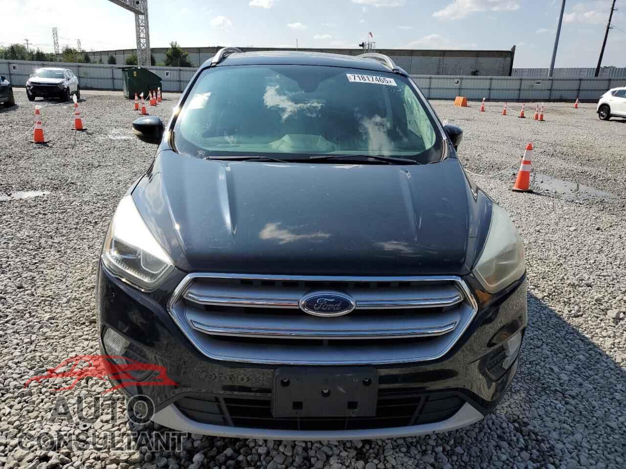 FORD ESCAPE 2017 - 1FMCU0JD9HUD06925
