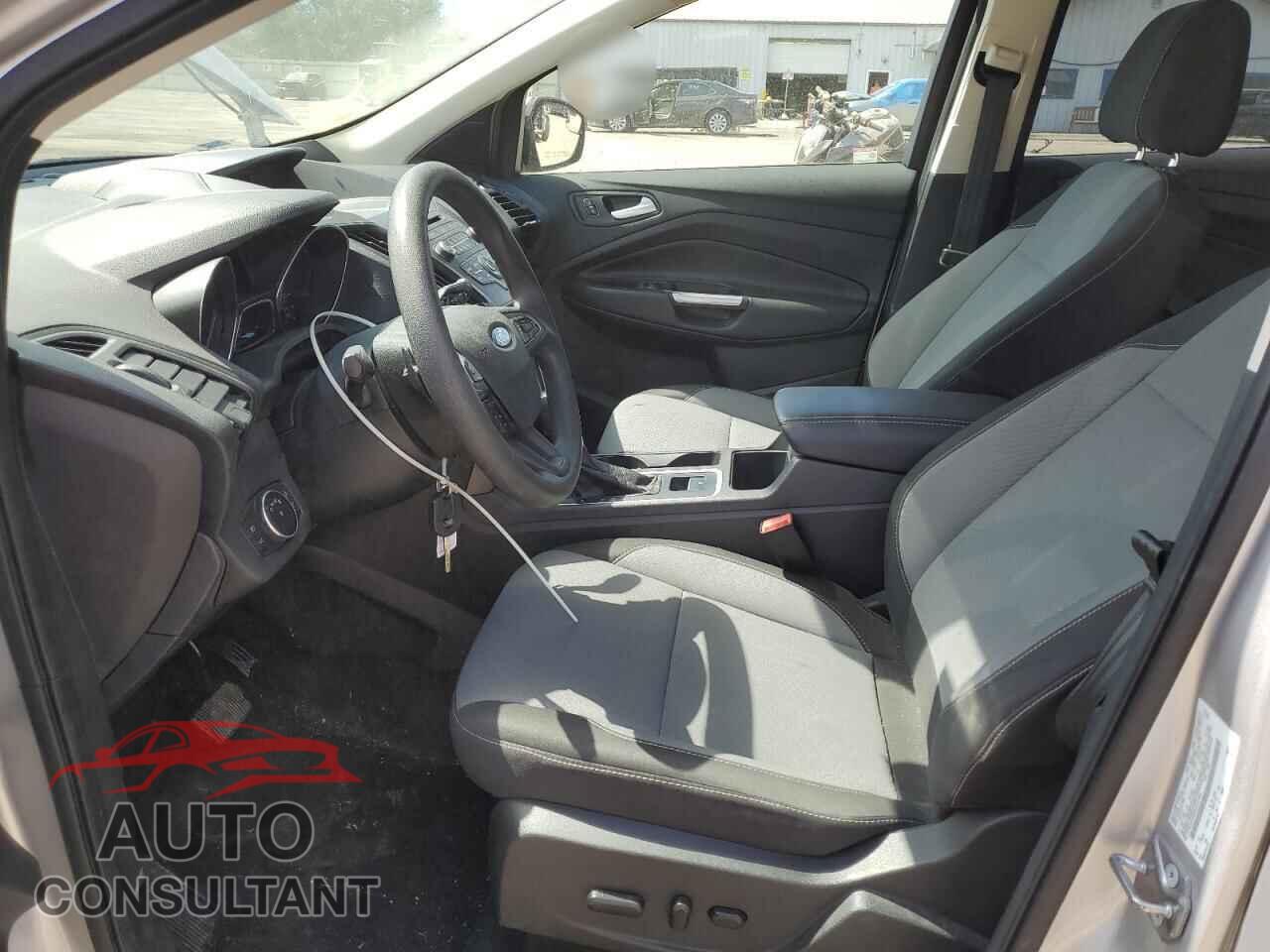 FORD ESCAPE 2017 - 1FMCU0G99HUE31703