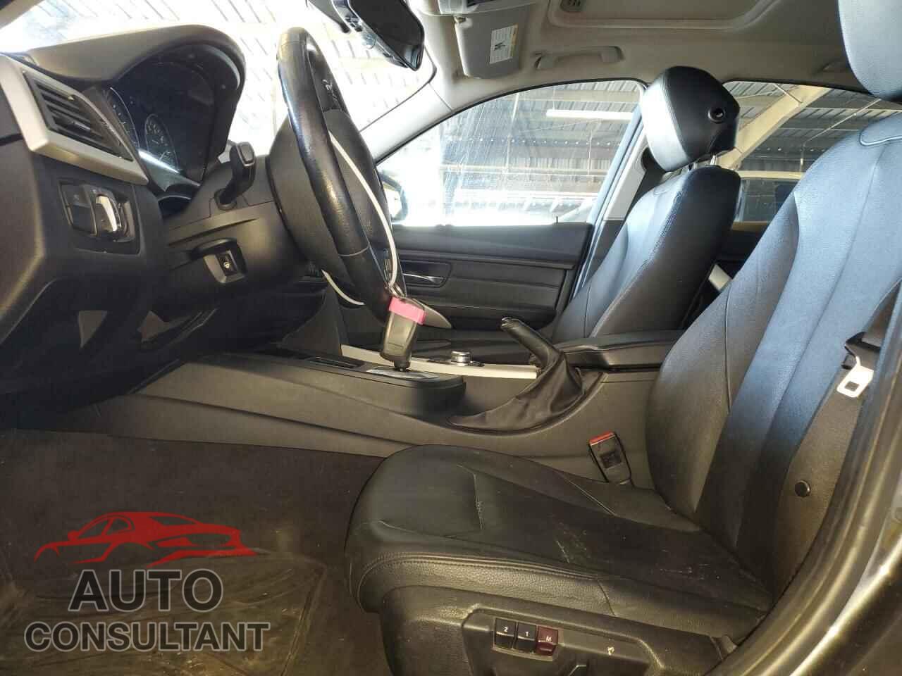 BMW 3 SERIES 2012 - WBA3A5C59CF341328