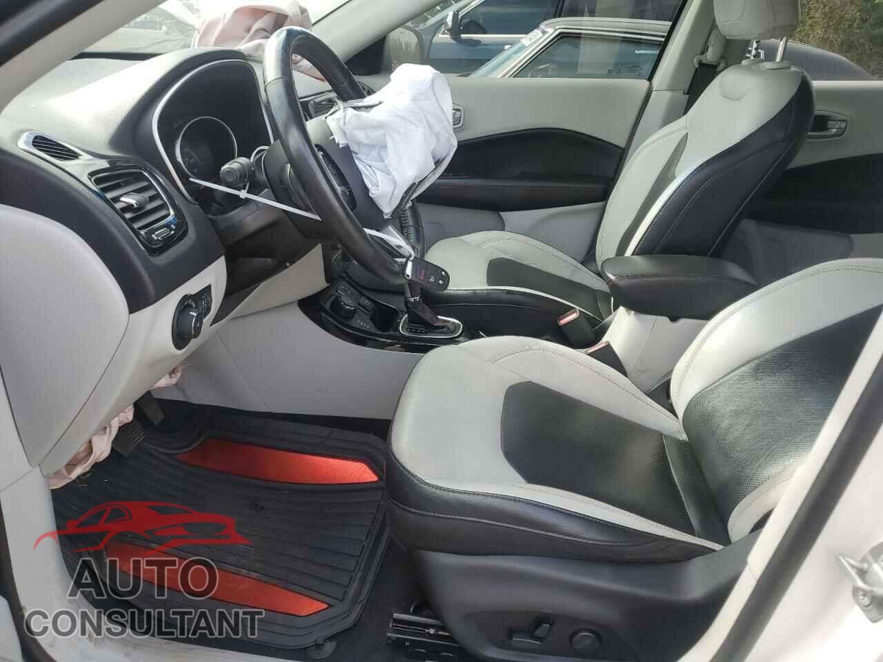 JEEP COMPASS 2018 - 3C4NJDCB0JT455359