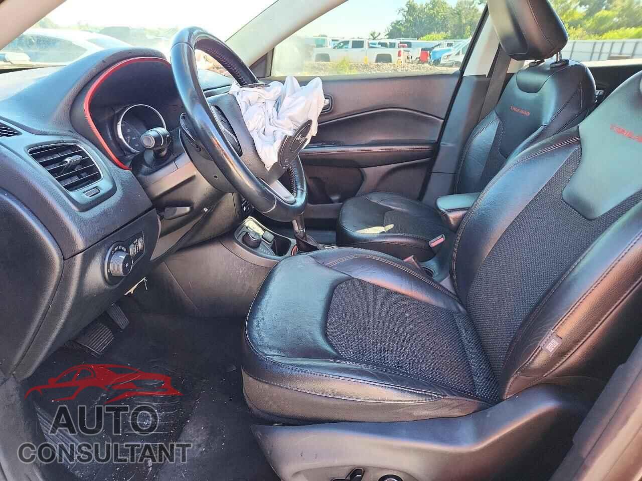 JEEP COMPASS 2018 - 3C4NJDDB1JT169308