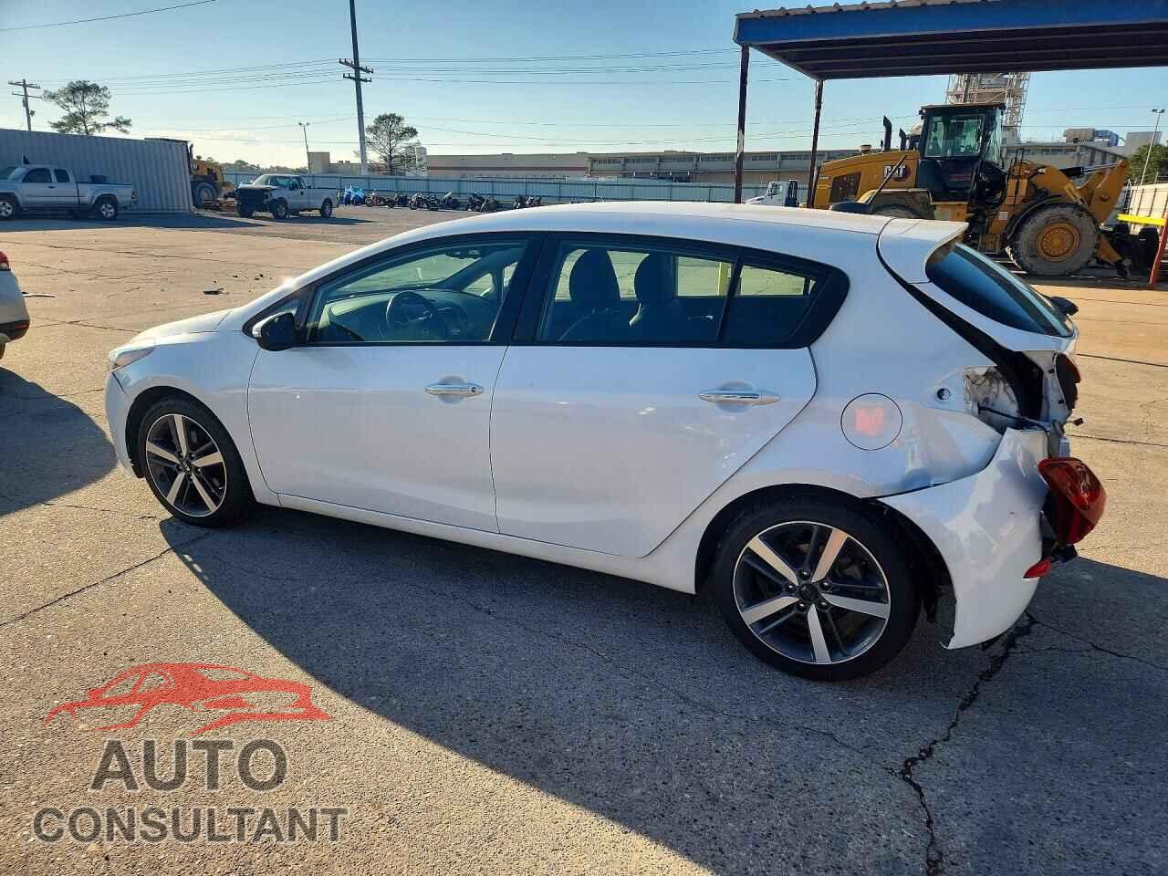 KIA FORTE 2017 - KNAFX5A86H5710474
